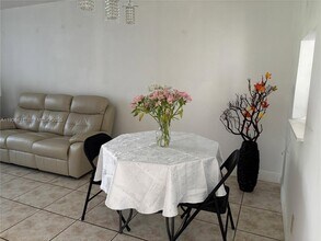 351 Cambridge Rd in Hollywood, FL - Building Photo - Building Photo