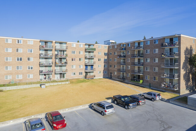 Elkwater Apartments in Calgary, AB - Building Photo - Building Photo