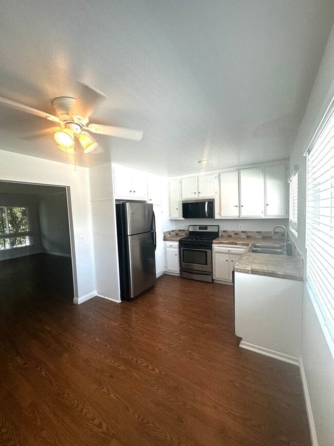 property at 660 S Glassell St
