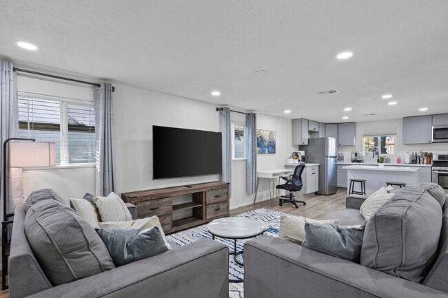 4030 W Sherman St in Phoenix, AZ - Building Photo - Building Photo