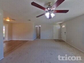 83151 St Mark Dr in Yulee, FL - Foto de edificio - Building Photo