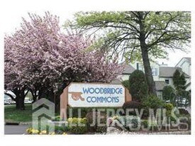 1501 Woodbridge Commons Way in Woodbridge Township, NJ - Building Photo