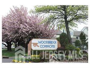 1501 Woodbridge Commons Way in Woodbridge Township, NJ - Building Photo
