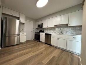 6504 Kensington Pl in Downers Grove, IL - Building Photo - Building Photo