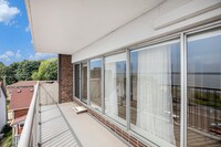 109 King St E photo'