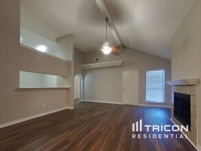 4704 Wineberry Dr in Fort Worth, TX - Building Photo - Building Photo