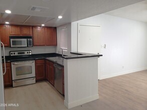 5757 W Eugie Ave in Glendale, AZ - Building Photo - Building Photo