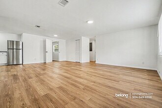 392 Aurora Boulevard in Orange Park, FL - Building Photo - Building Photo