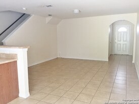 10003 Vasso View in Converse, TX - Building Photo