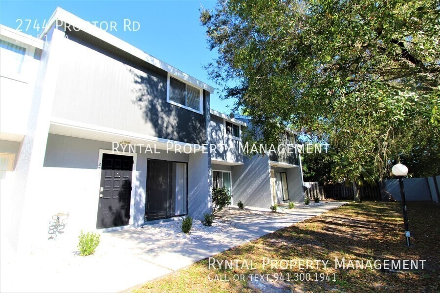 2744 Proctor Rd in Sarasota, FL - Building Photo