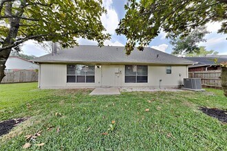 2415 Pebbledowne Cir in Sugar Land, TX - Building Photo - Building Photo