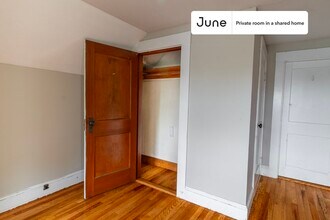 Room in Shared 4 bed/1 bath home in Somerville, MA - Building Photo - Building Photo