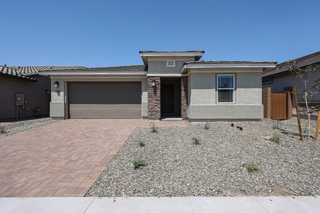 9534 W Avalon Dr in Phoenix, AZ - Building Photo