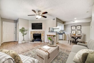 Peaks at Universal City in Universal City, TX - Building Photo - Building Photo