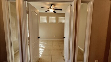 208 Forest Peak Way in Montgomery, TX - Building Photo - Building Photo