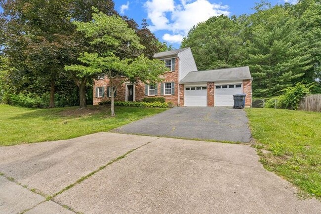 property at 2004 Rosewood Dr