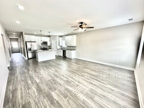217 Beau Claire Cir in Byron, GA - Foto de edificio - Building Photo