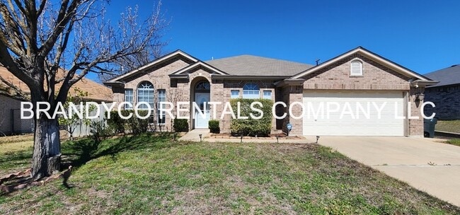 property at 4509 Twin Oaks Cir