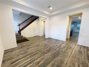 1829 Cape Cod Landing Dr, Unit 2 in Las Vegas, NV - Foto de edificio - Building Photo