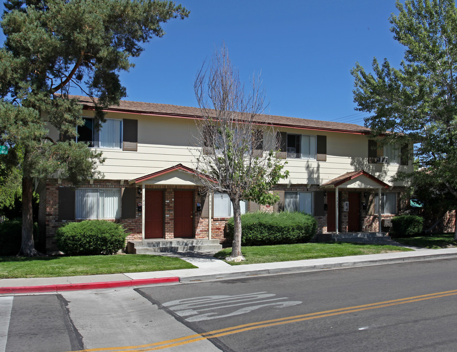 Harvard Court Townhomes in Reno, NV - Building Photo