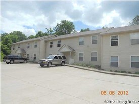 400 Hazel Lawn Dr in Shelbyville, KY - Building Photo