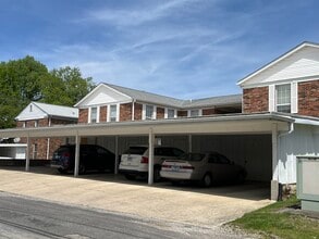 8612 W Main St, Unit # 6 First floor Age 55 and over in Belleville, IL - Building Photo - Building Photo