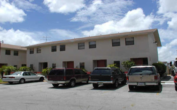 5721 W 26th Ave in Hialeah, FL - Building Photo - Building Photo