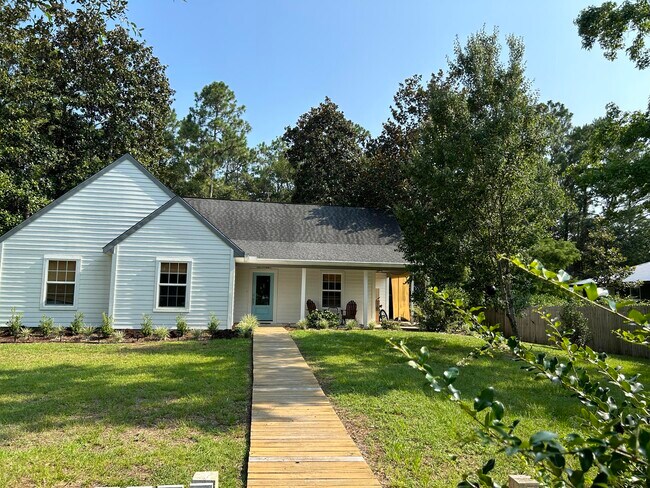 195 Sparkleberry Ln in Freeport, FL - Building Photo - Building Photo