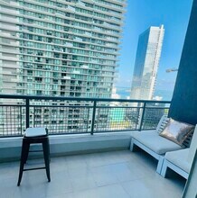 60 SW 13th St, Unit 2618 in Miami, FL - Building Photo - Building Photo