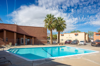 Villa Ciento Apartments in El Paso, TX - Building Photo - Building Photo