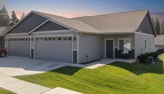 Maplewood Villas in Post Falls, ID - Building Photo