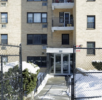 111 Valentine Ln in Yonkers, NY - Foto de edificio - Building Photo