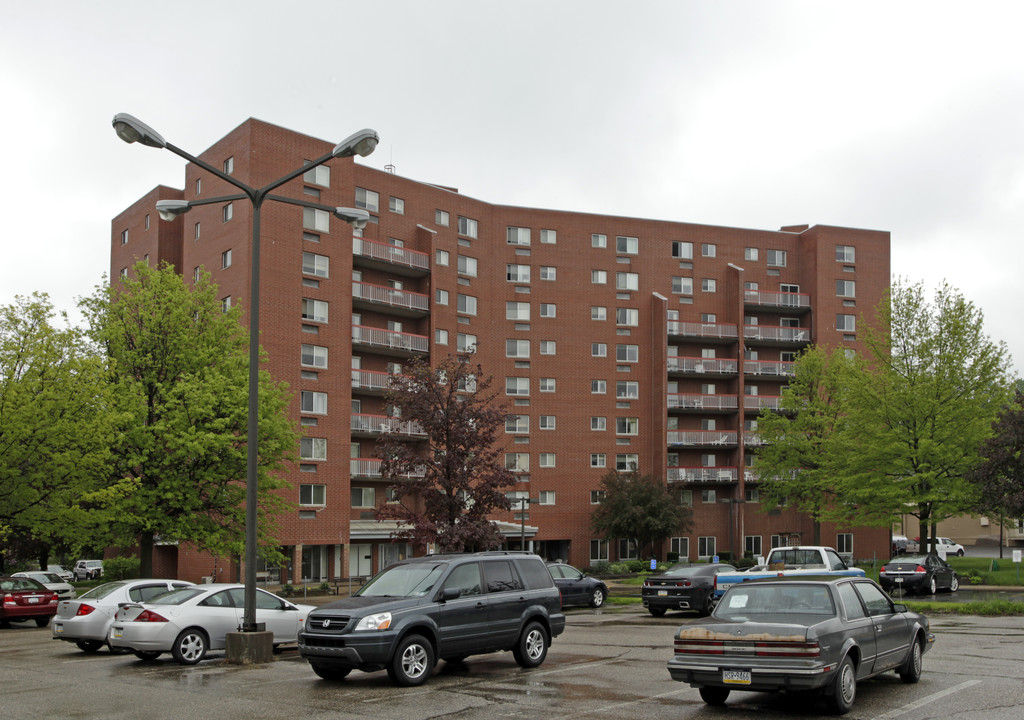 Honus Wagner Apartments in Carnegie, PA - Foto de edificio