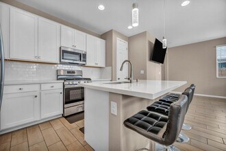 688 Monroe Hl Pl in Henderson, NV - Building Photo - Building Photo