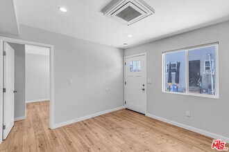 6744 Arlington Ave in Los Angeles, CA - Building Photo - Building Photo