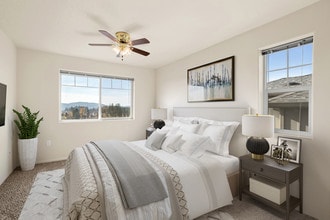 Sunridge Terrace in Happy Valley, OR - Foto de edificio - Building Photo