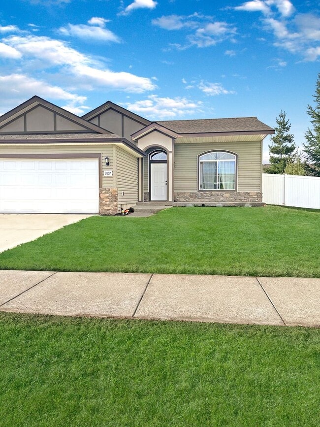 property at 3807 Pandion Dr