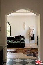 236 S Reeves Dr in Beverly Hills, CA - Building Photo - Building Photo
