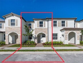 2890 SE 26th Ter in Homestead, FL - Building Photo - Building Photo