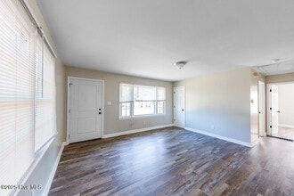 1801 Clark Ave in New Bern, NC - Building Photo - Building Photo