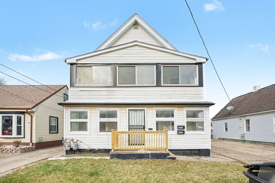 13620 Carrington Ave in Cleveland, OH - Building Photo