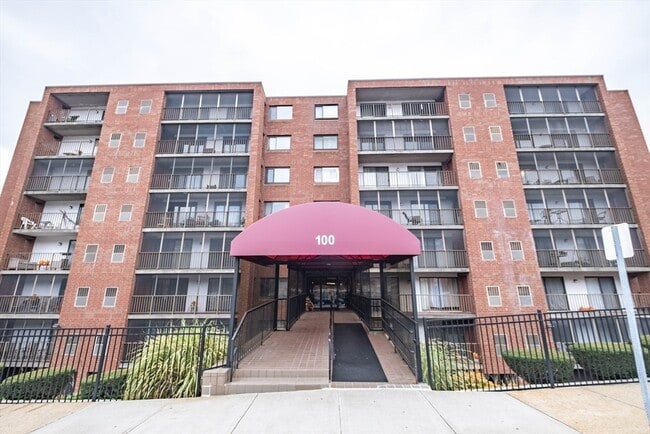 property at 100 High St