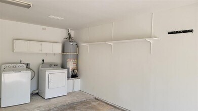 9630 E Savile Cir in Houston, TX - Building Photo - Building Photo