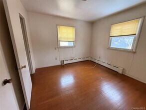 46 Elmira St in Hicksville, NY - Building Photo - Building Photo