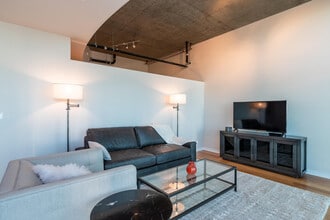 1700 Bassett St, Unit 1110 in Denver, CO - Foto de edificio - Building Photo