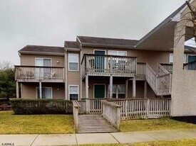 551 London Ct in Egg Harbor Township, NJ - Building Photo