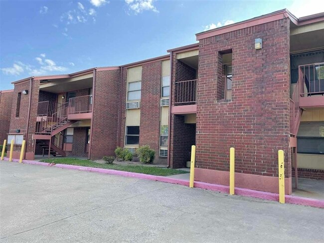 property at 1912 SW D Ave