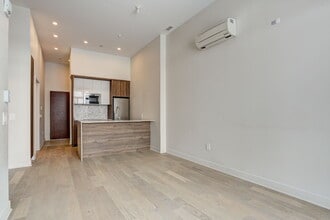 3000 Thimens Boul in St. Laurent, QC - Building Photo - Building Photo