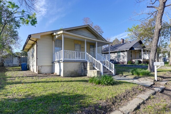 203 Augusta St in West Columbia, SC - Building Photo - Building Photo