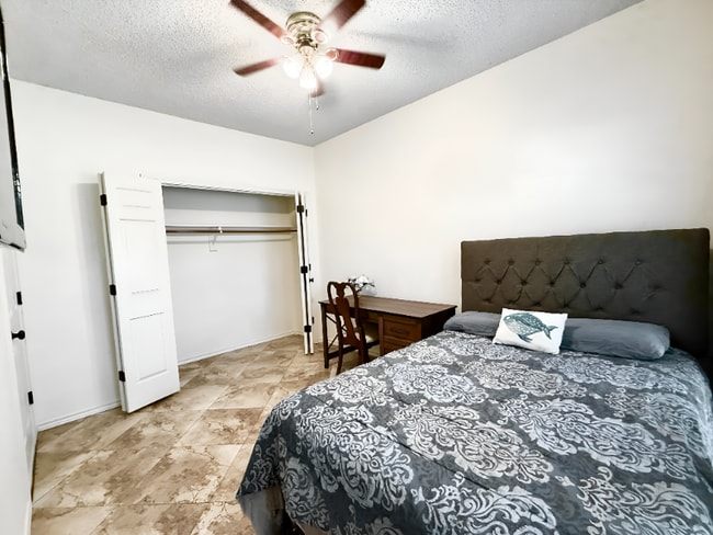 property at 1405 Ridgemoor Ln